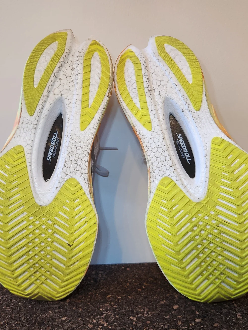 Saucony Endorphin Pro 4 Running Shoes Womens Size 9